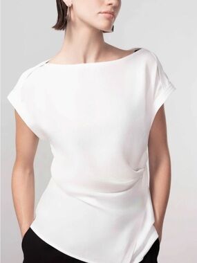 Banana Republic White Boatneck Cap-side ruched top with cap sleeves
